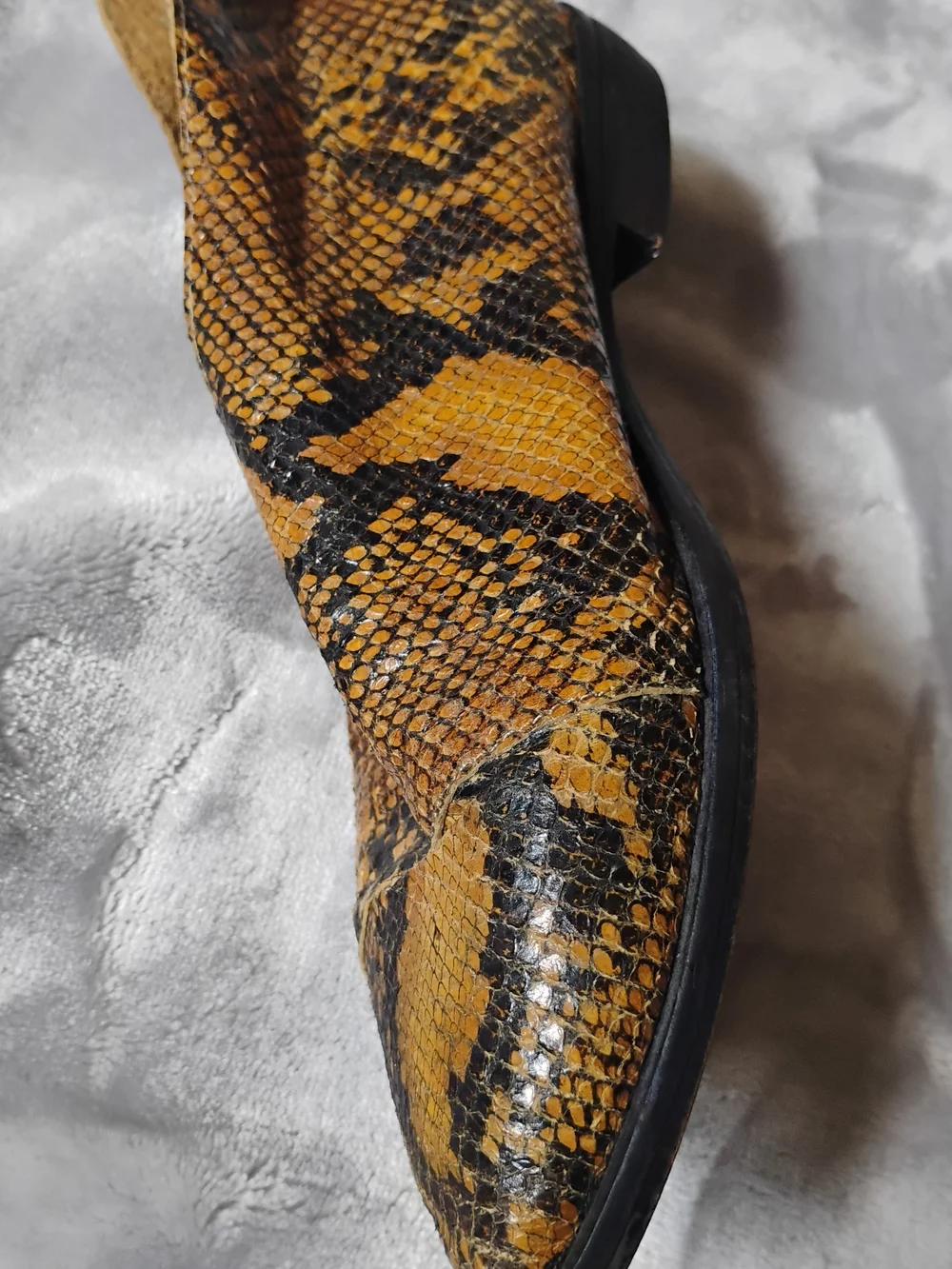 .Free People Royale Flat Snakeskin Python Leather Shoes Cutout Flats Sz 39 / 8.5